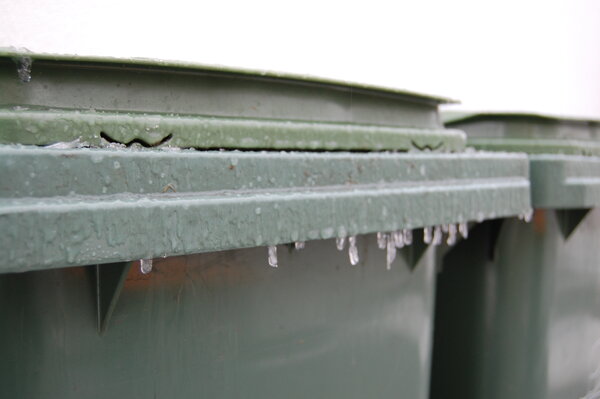 Bild vergr&ouml;&szlig;ern: Biotonnen vor Frost schützen