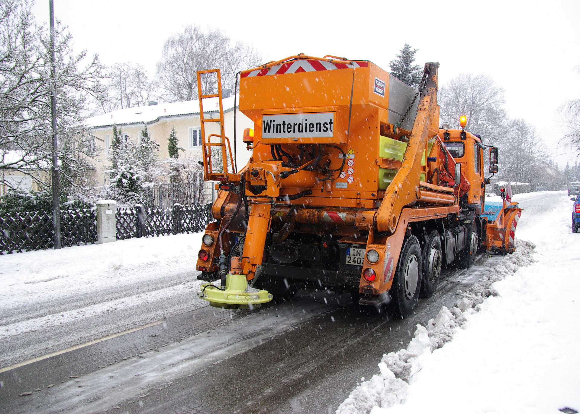 Winterdienst Schneepflug groß Rückseite